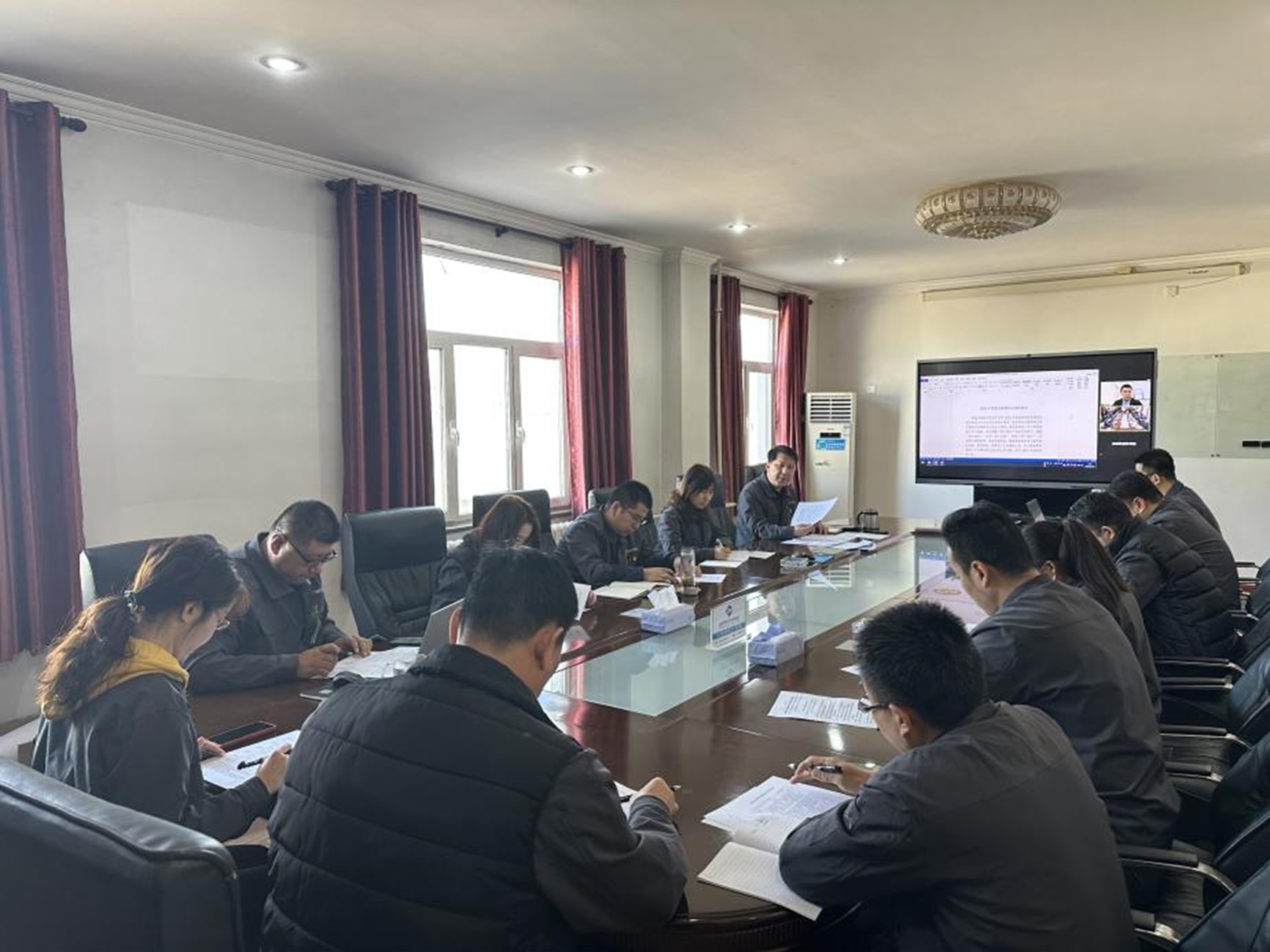 東綸科技黨支部召開(kāi)2022年度組織生活會(huì)和民主評(píng)議黨員活動(dòng)