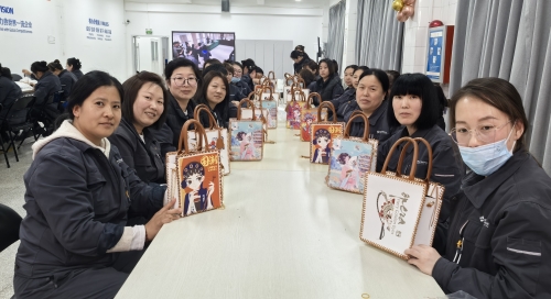 巧手綻芳華，巾幗展風采——東綸科技開展“三八”婦女節手工創作活動